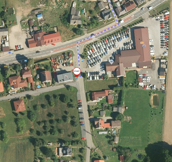 Mapa pro výstup skupin z autobusu a trasa na hrad letecká Mapa pro výstup skupin z autobusu a trasa na hrad letecká